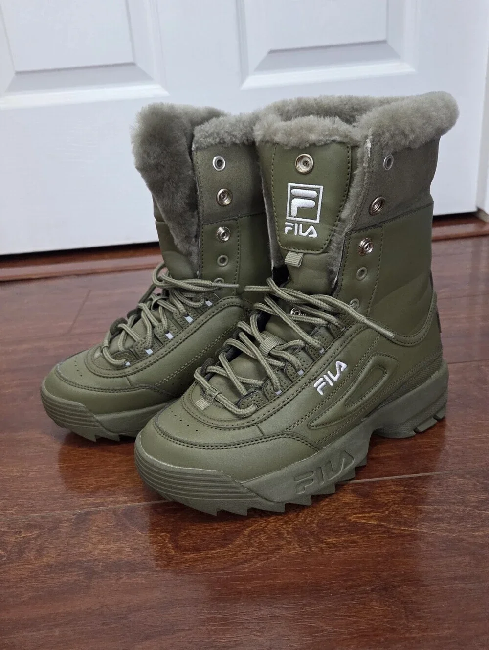 Fila Disruptor Shearling-lined Winter Boot in Olive Green Girls Size 4.5